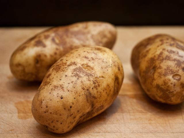 What does it mean to see potatoes in a dream?